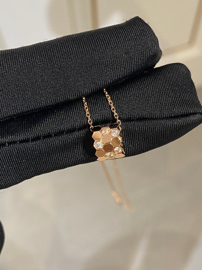 [⭐Aura ]BEE LOVE DIAMOND NECKLACE