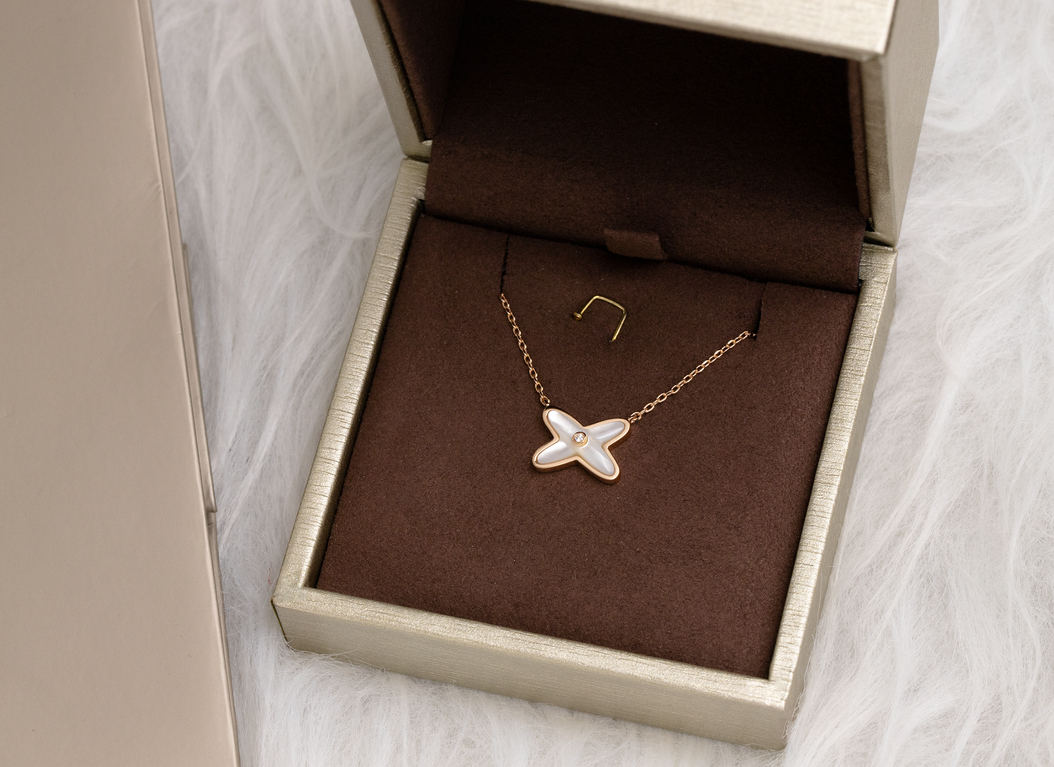 Aura JEUX DE NECKLACE 1 DIAMOND