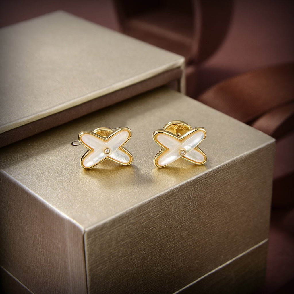 Aura JEUX DE WHITE MOP GOLD DIAMOND EARRINGS