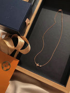 Aura BLOSSOM ANHÄNGER ROSÉGOLD UND DIAMANT