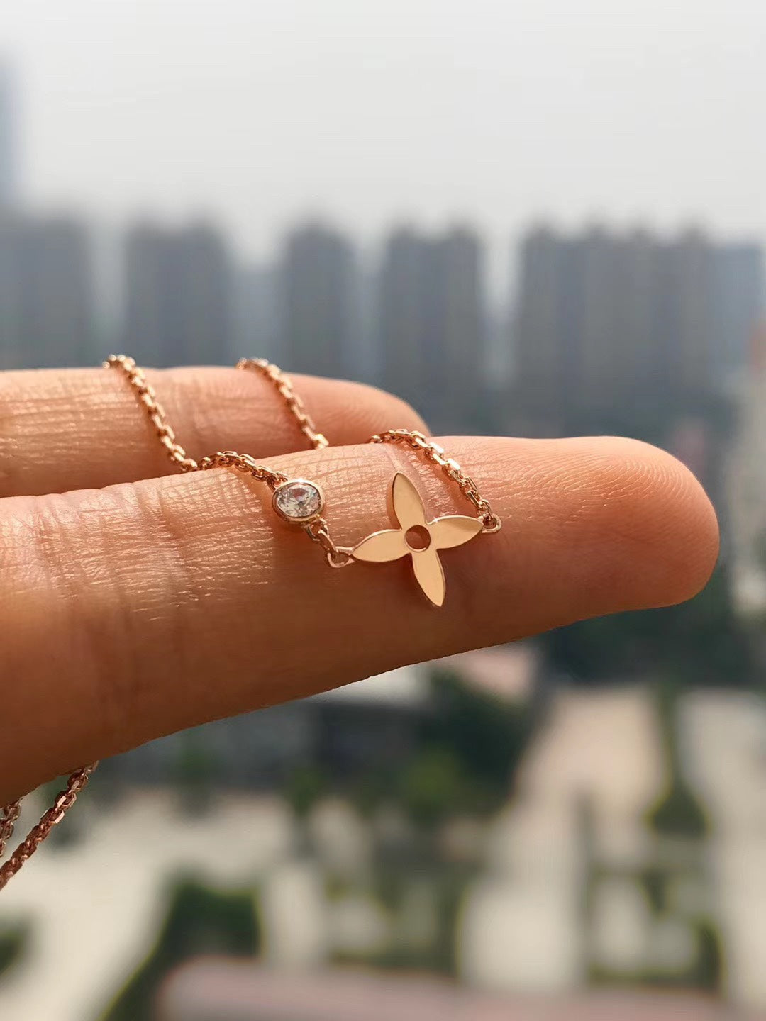 Aura BLOSSOM ANHÄNGER ROSÉGOLD UND DIAMANT