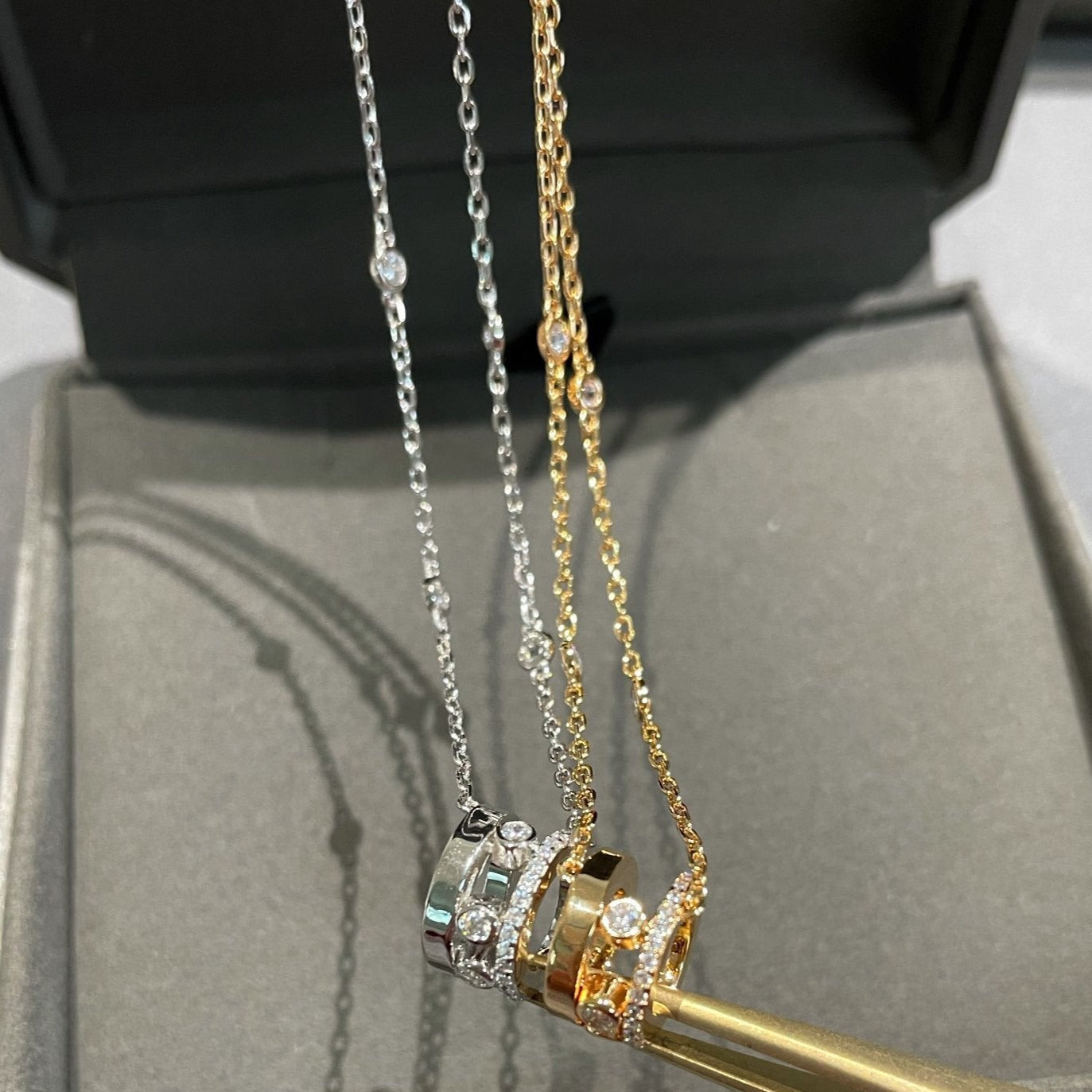 [Aura ] CHAIN MOVE ROMANE PEDAND NECKLACE