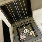 [Aura ]  MOVE MM NACRE BLANCHE DIAMOND NECKLACE