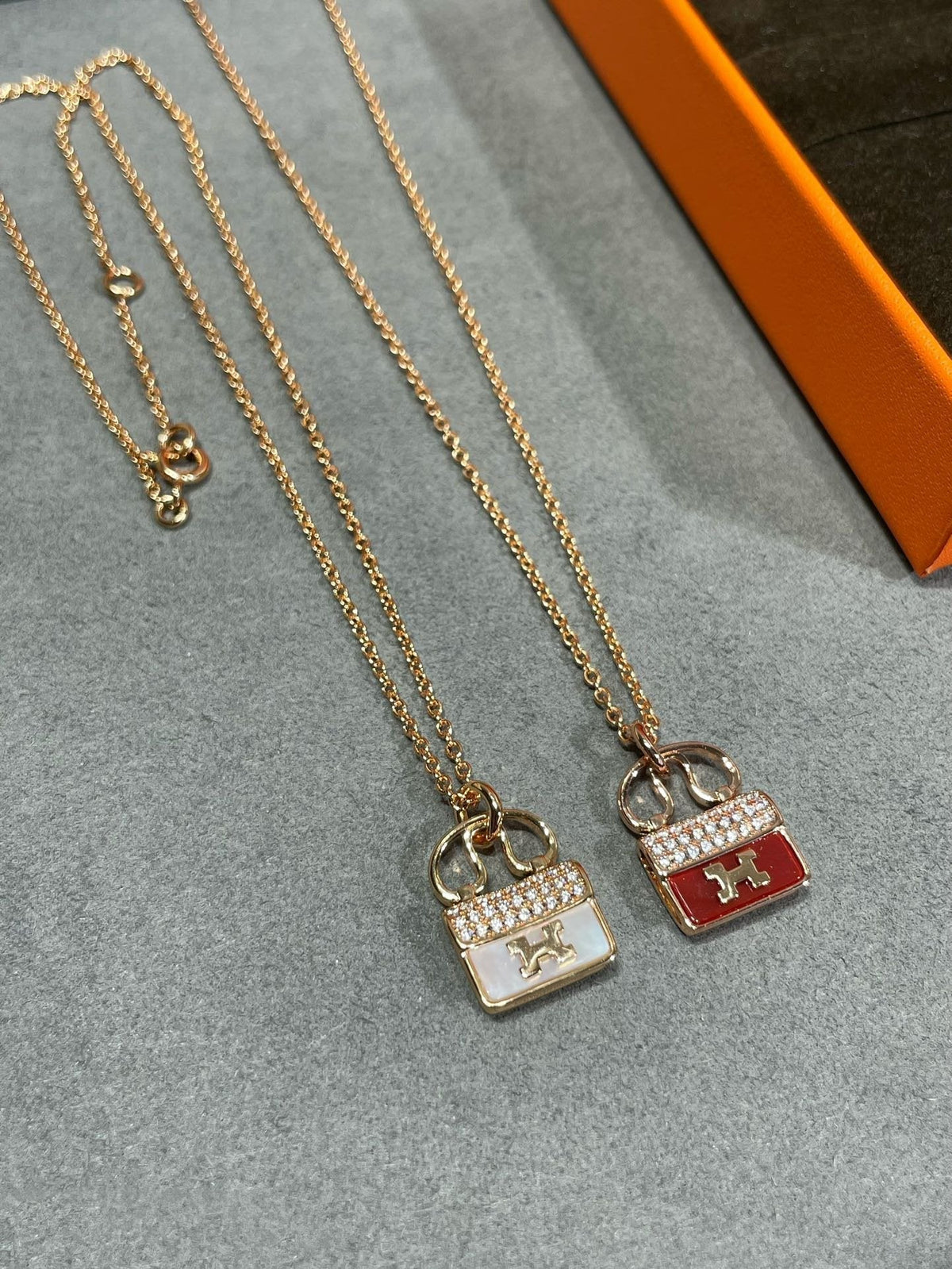 [⭐Aura ]H CIRCE MOISSANITE PENDANT NECKLACE GOLD