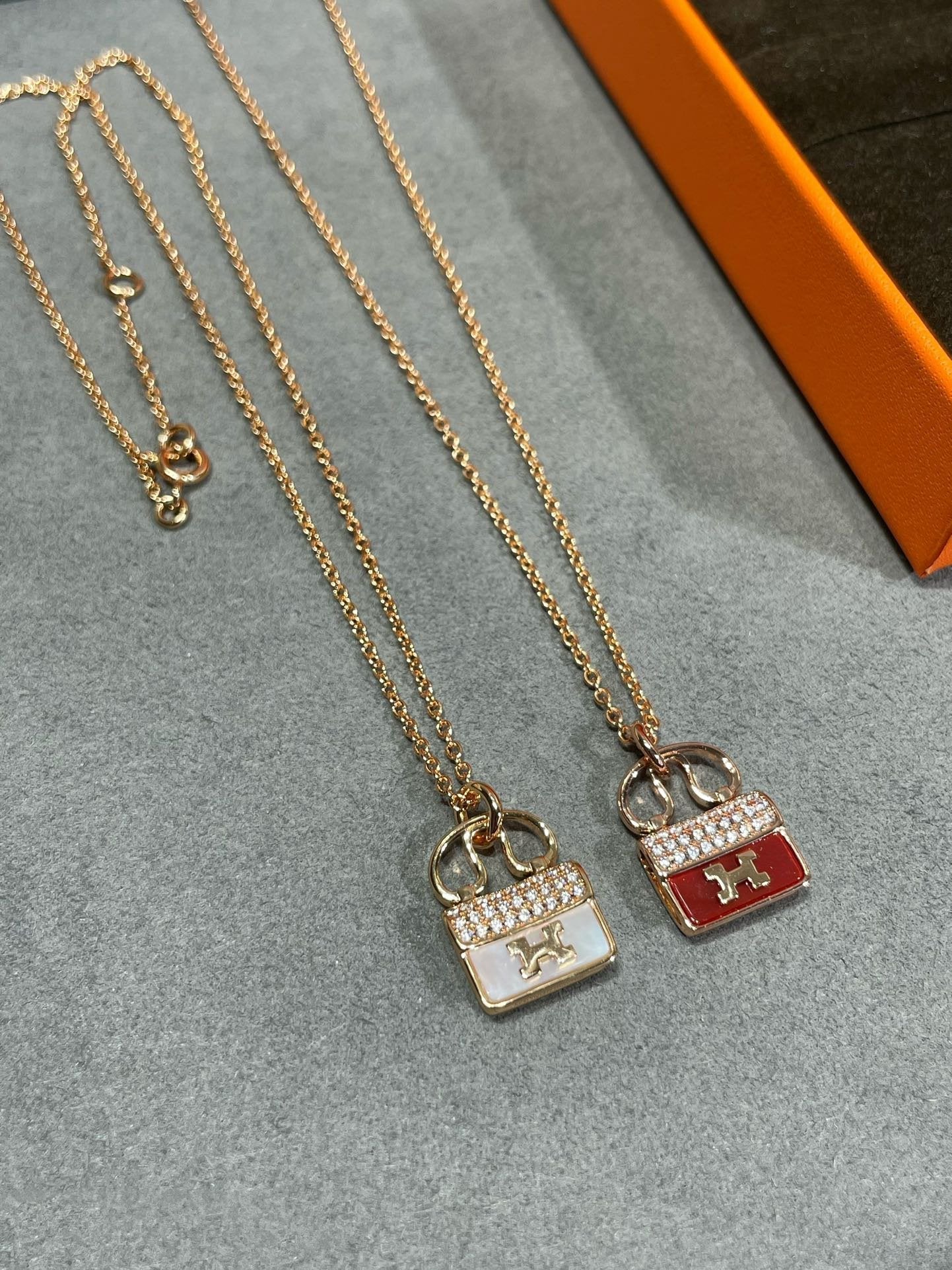 Aura H CIRCE MOISSANITE PENDANT NECKLACE GOLD