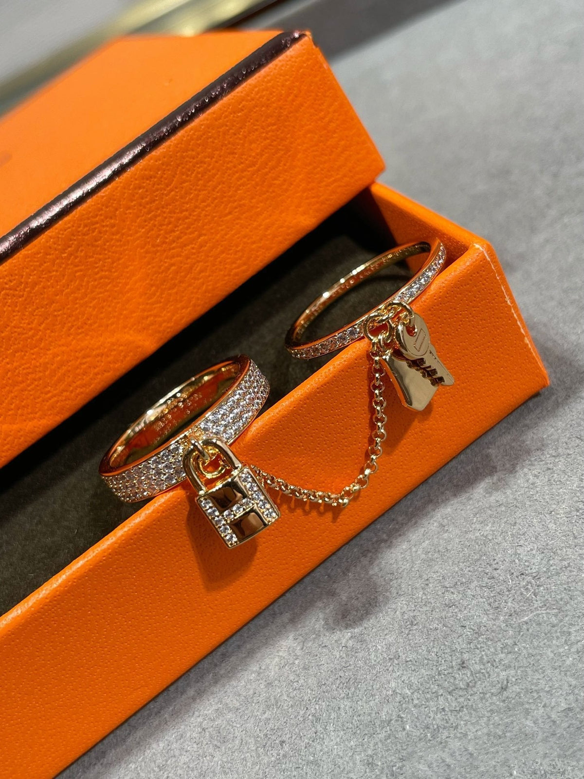 [⭐Aura ]HM KELLY CLOCHETTE DOUBLE RING IN  WITH DIAMONDS