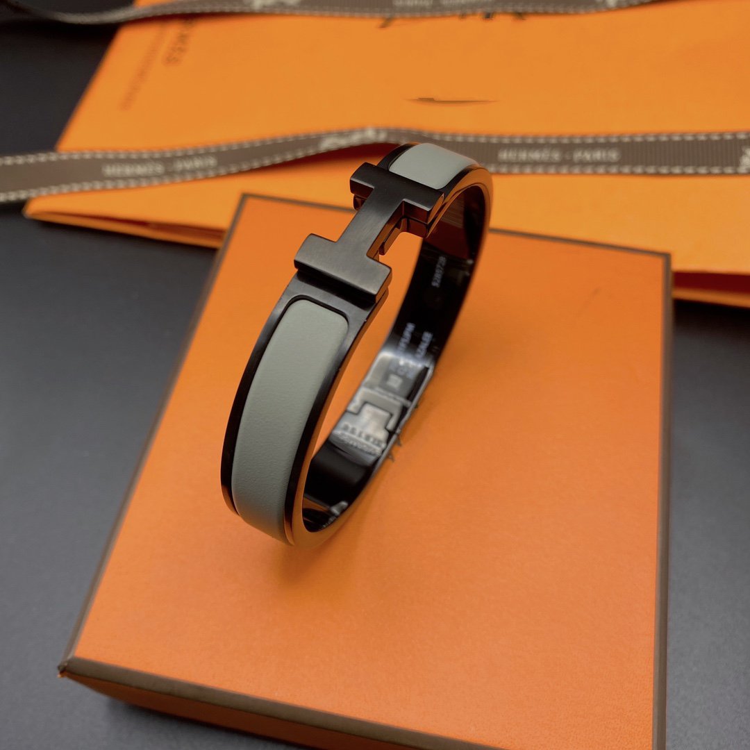 [⭐Aura ]CLIC HM SO BLACK GREY BRACELET