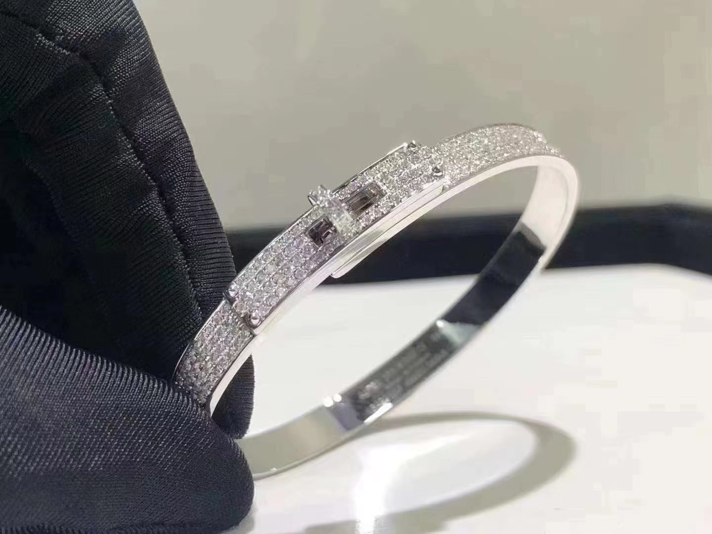 Aura HM KELLY BRACELET IN SILVER AND FULL PAVE DIAMOND
