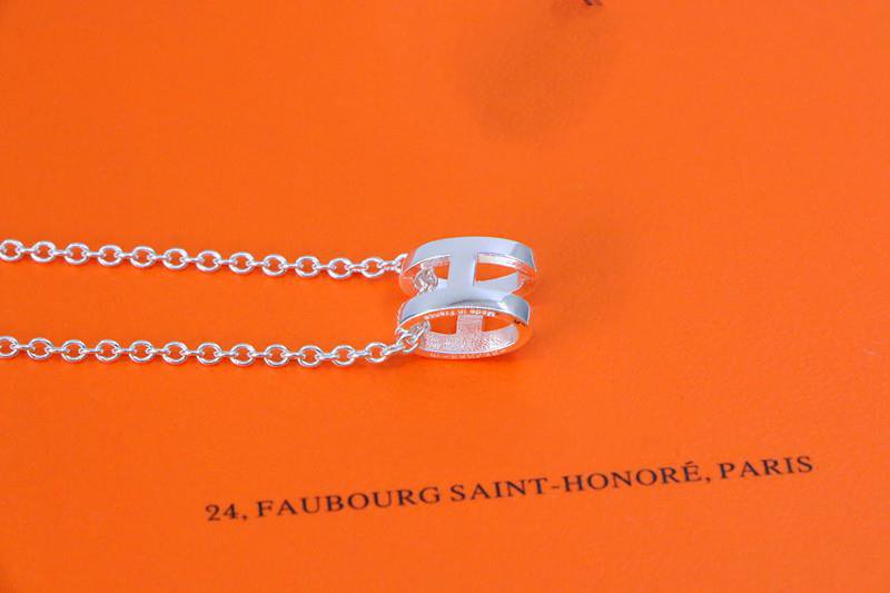 Aura HM NECKLACE H LETTER OVAL SERIES