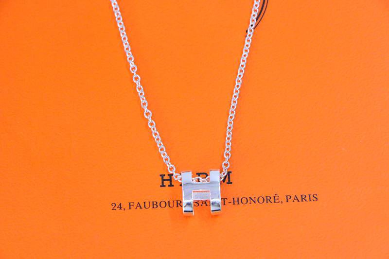 Aura HM NECKLACE H LETTER OVAL SERIES