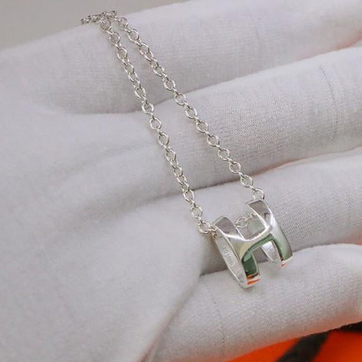 Aura HM NECKLACE H LETTER OVAL SERIES