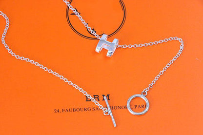 [⭐Aura ]HM NECKLACE H LETTER OVAL SERIES