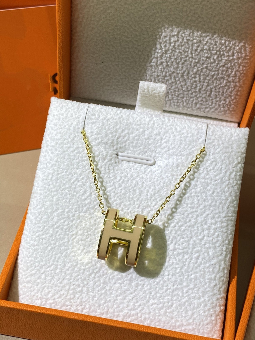 Aura HM CLIC YELLOW ENAMEL GOLD NECKLACE