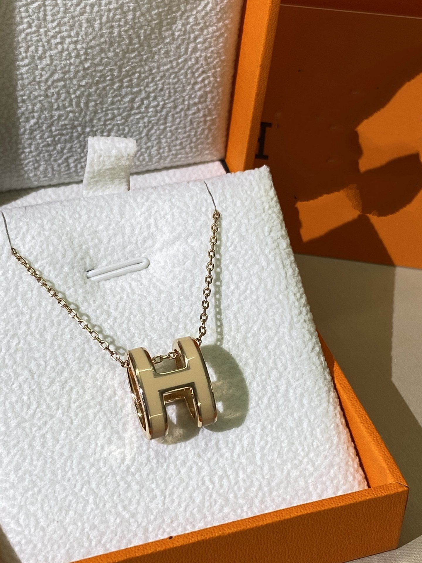 Aura HM CLIC YELLOW ENAMEL GOLD NECKLACE
