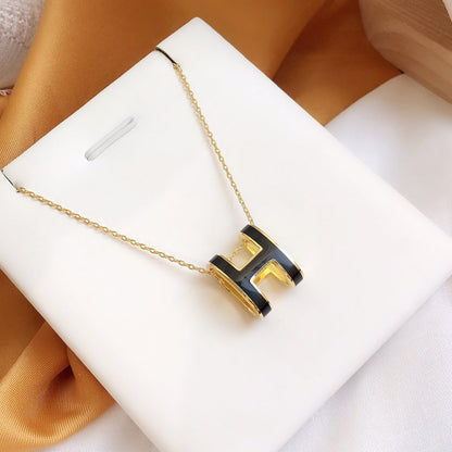 [⭐Aura ]HM CLIC BLACK ENAMEL GOLD NECKLACE