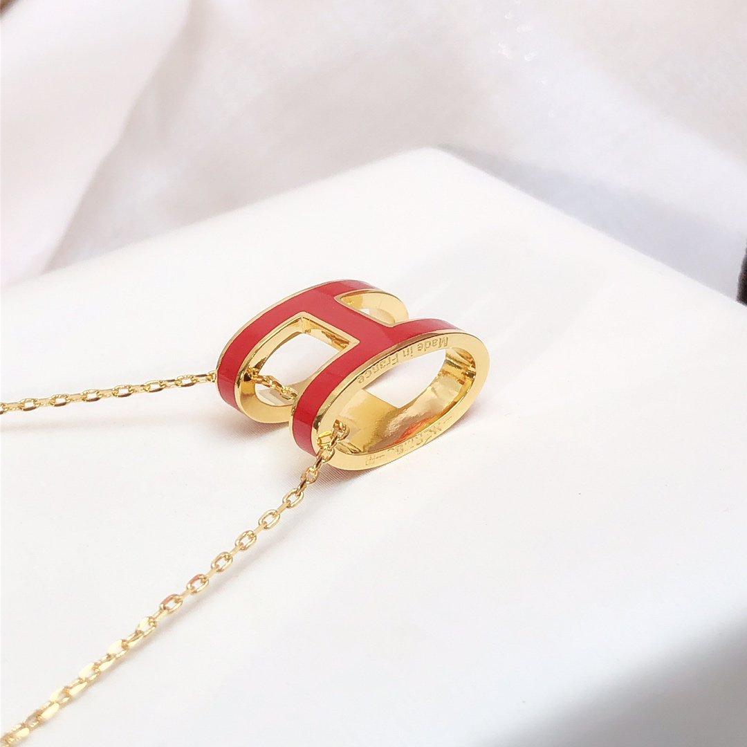 Aura HM CLIC RED ENAMEL GOLD NECKLACE