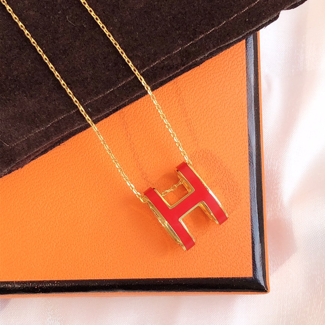[⭐Aura ]HM CLIC RED ENAMEL GOLD NECKLACE