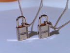 Aura HM ADVANCED NICHE LOCK HEAD NECKLACE DIAMONDS