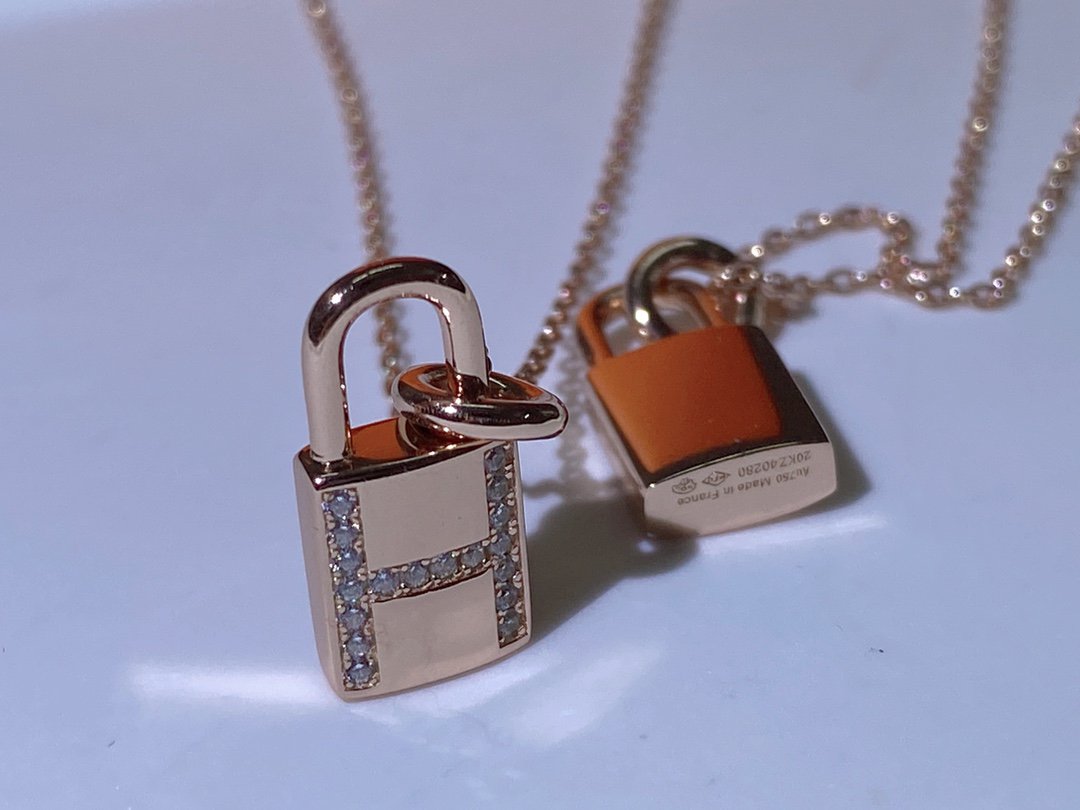 Aura HM ADVANCED NICHE LOCK HEAD NECKLACE DIAMONDS