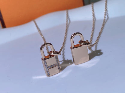 [⭐Aura ]HM ADVANCED NICHE LOCK HEAD NECKLACE DIAMONDS