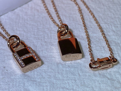 [⭐Aura ]HM ADVANCED NICHE LOCK HEAD NECKLACE DIAMONDS
