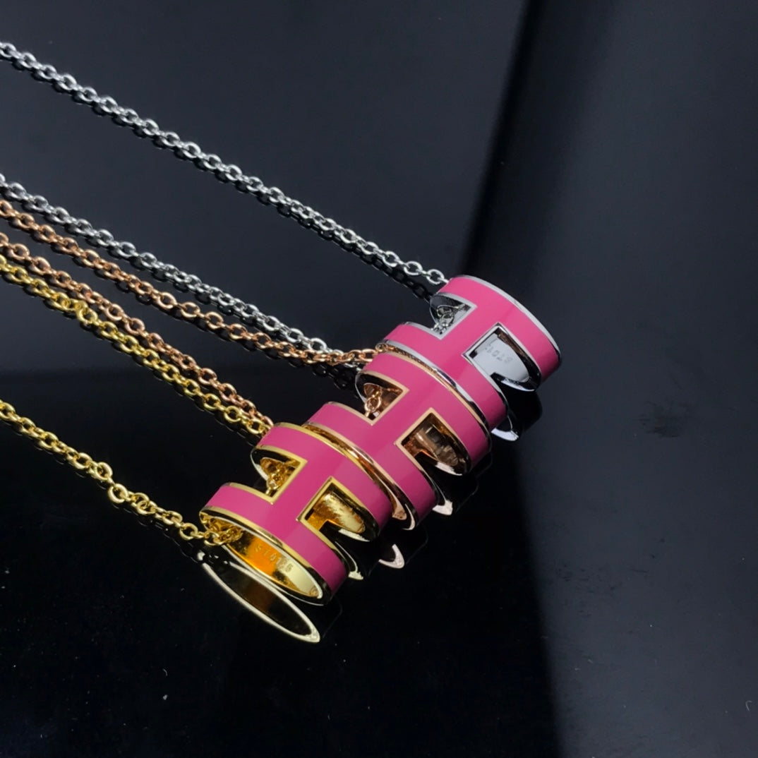 [⭐Aura ]H NECKLACE PINK