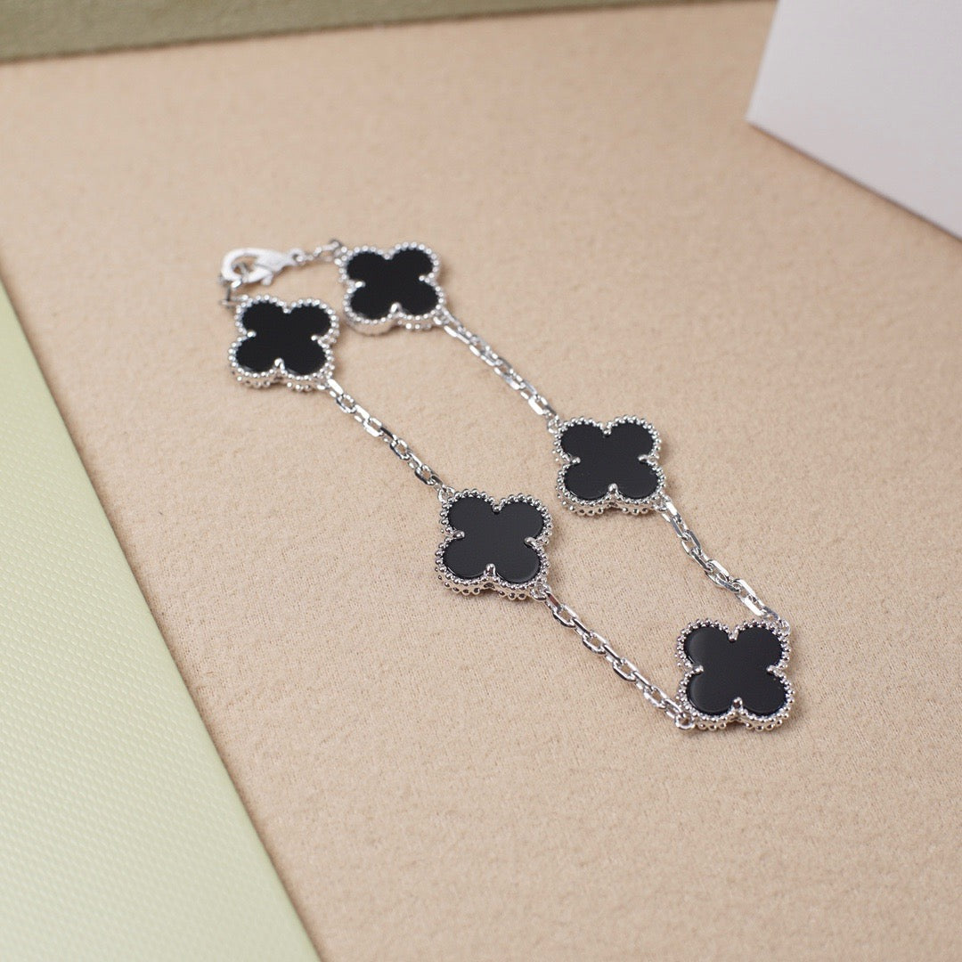 [⭐Aura ]New CLOVER 5 MOTIF ONYXS BRACELET COLLECTION