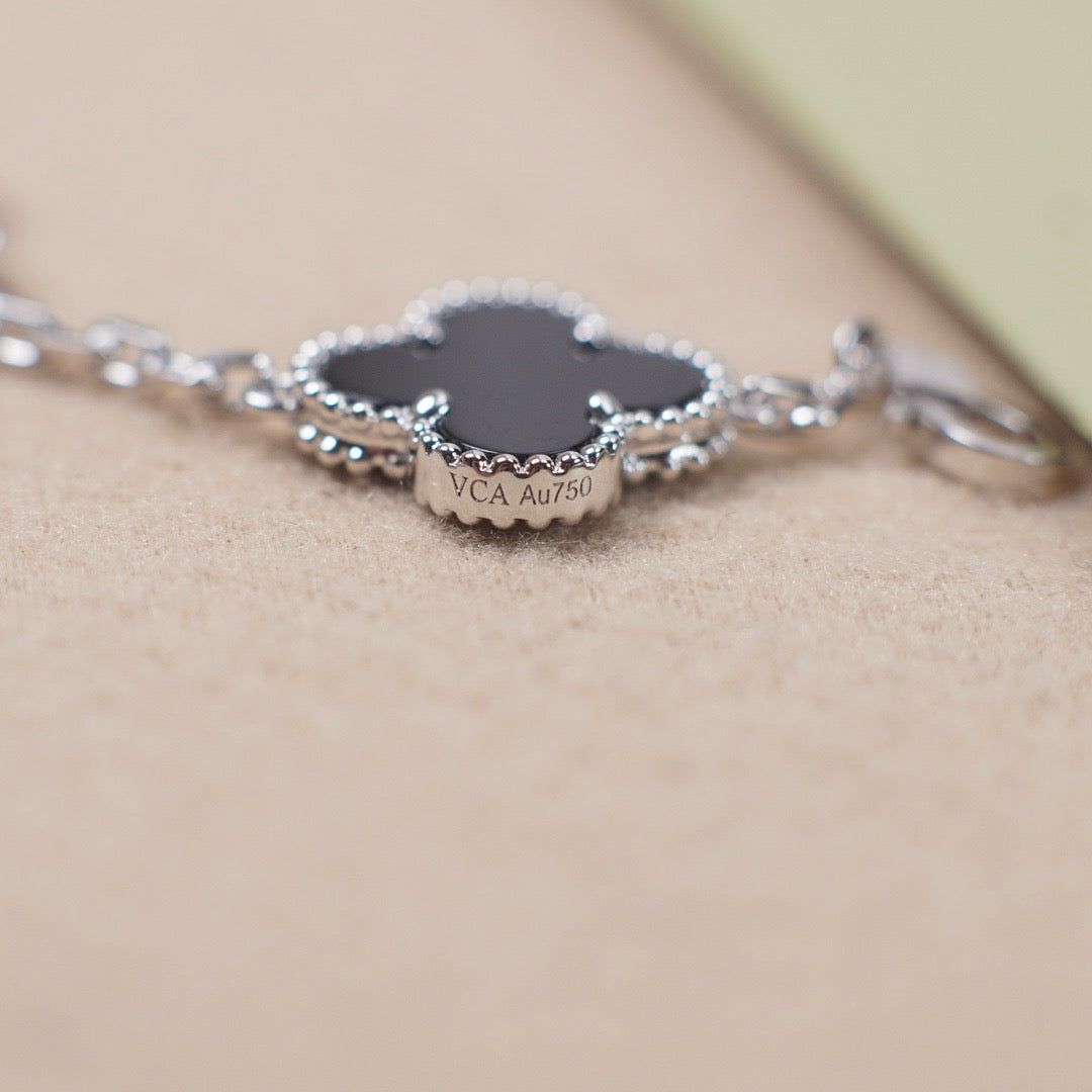 [⭐Aura ]New CLOVER 5 MOTIF ONYXS BRACELET COLLECTION