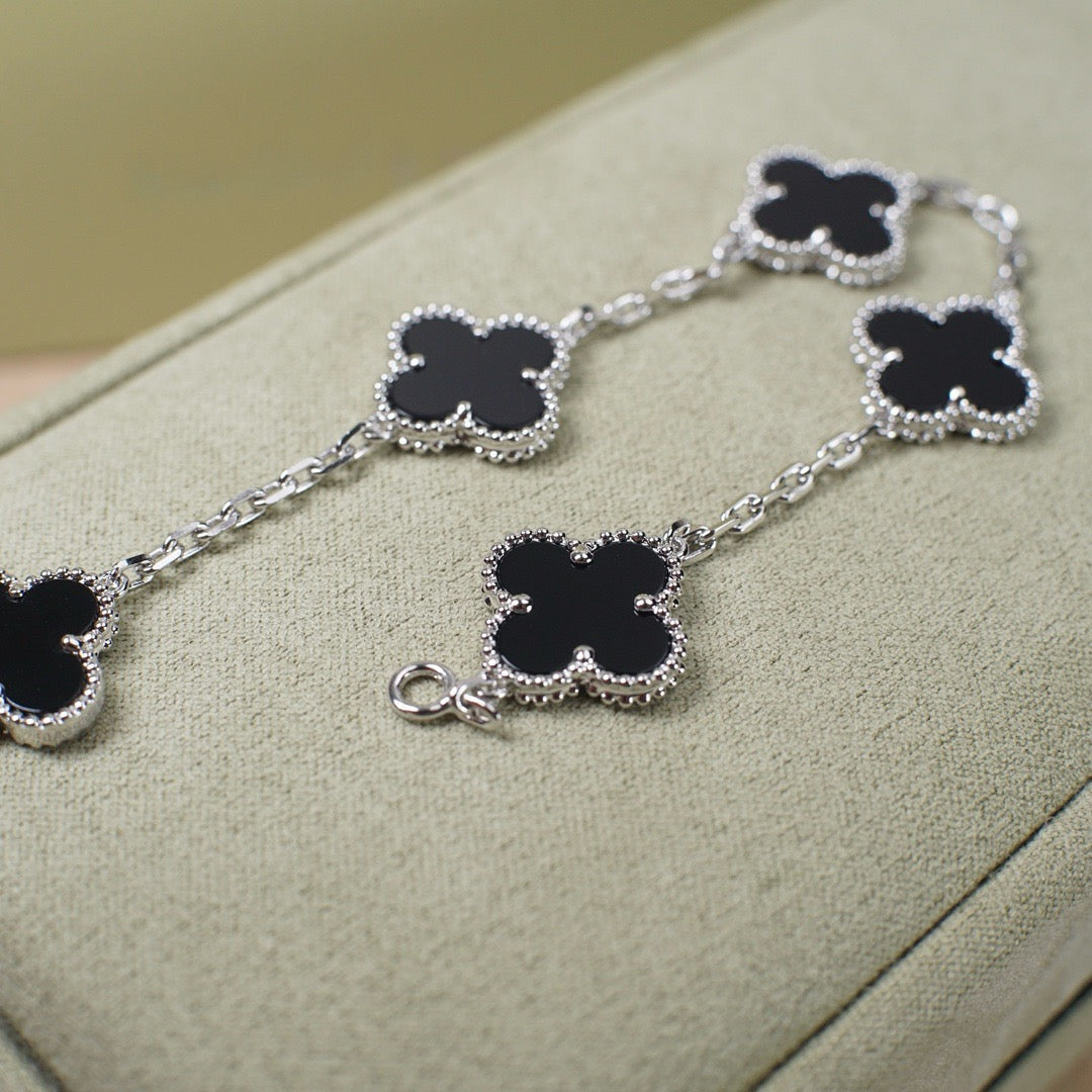 [Aura ]New CLOVER 5 MOTIF ONYXS BRACELET COLLECTION