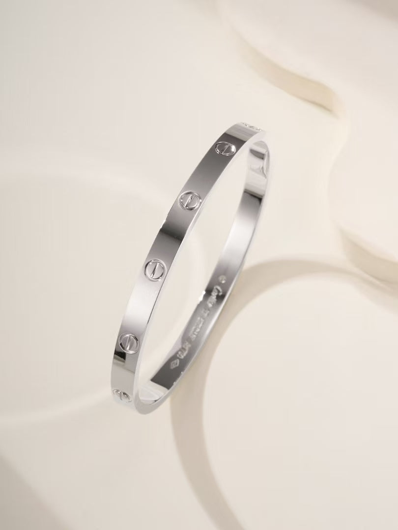[⭐Aura ]  LOVE BRACELET 4.8MM