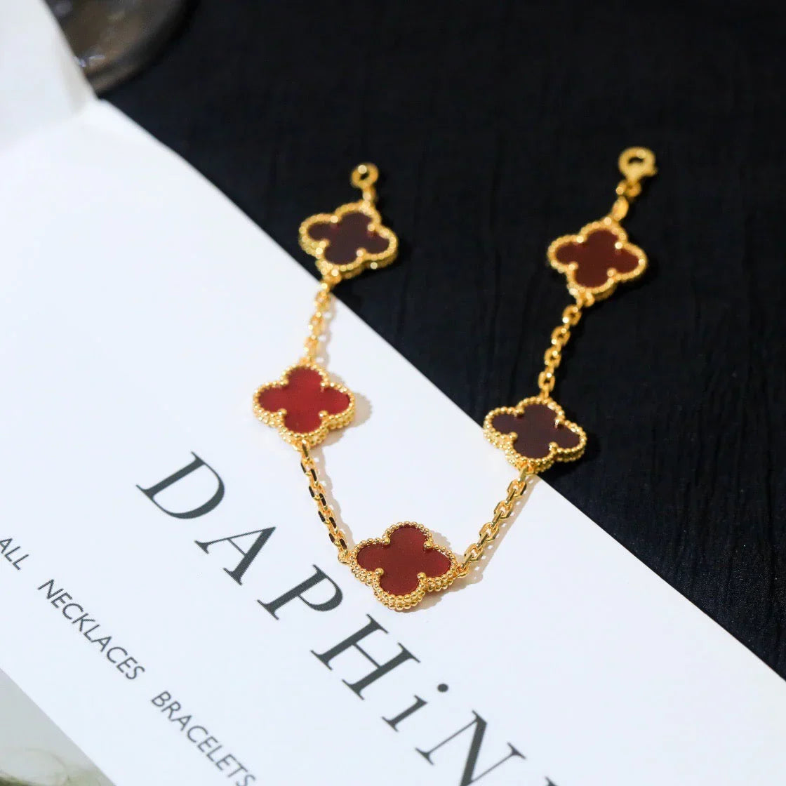 [Aura ]New  CLOVER 5 MOTIF RED CORNELIAN BRACELET COLLECTION