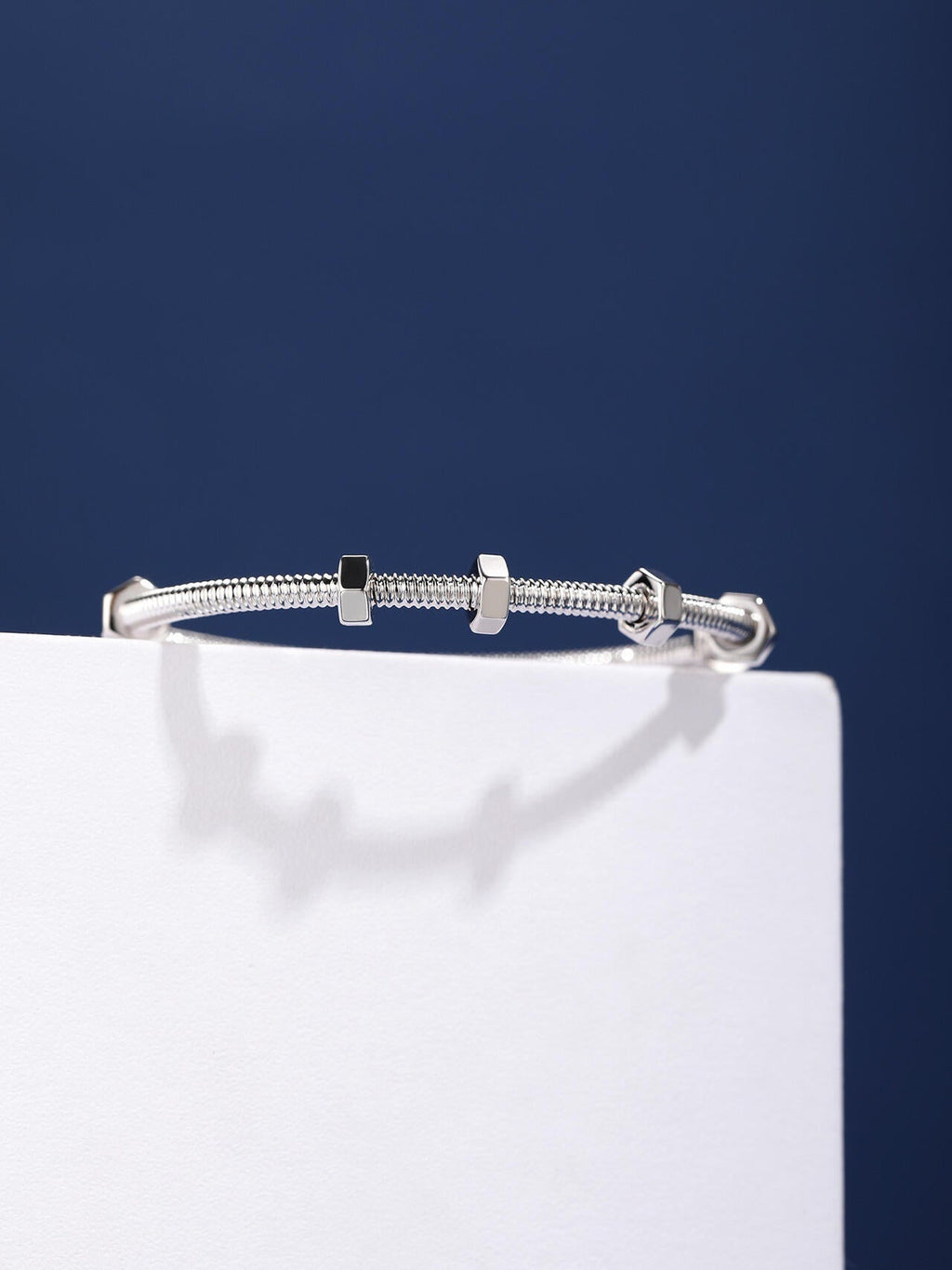 [Aura ]CT THREADED BRACELET