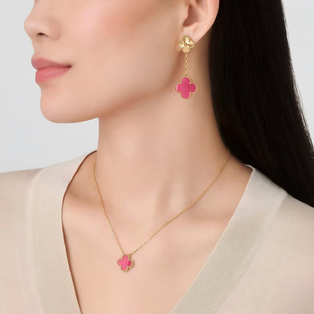 [⭐Aura] NEW CLOVER 15MM PINK ENAMEL NECKLACE
