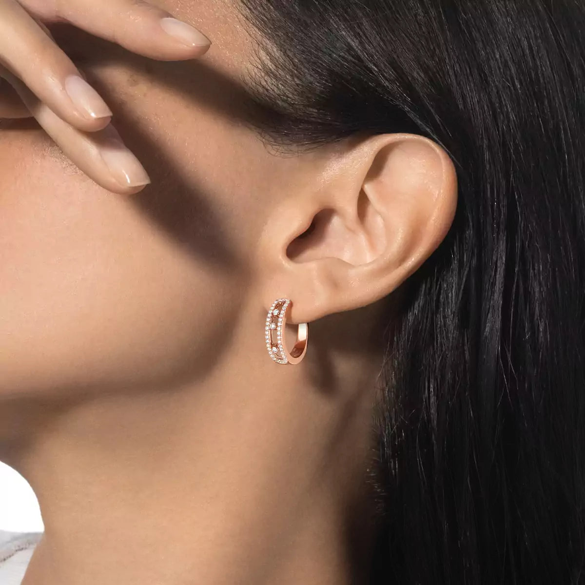 [Aura ]Diamond Pave_ Hoop Earrings Move