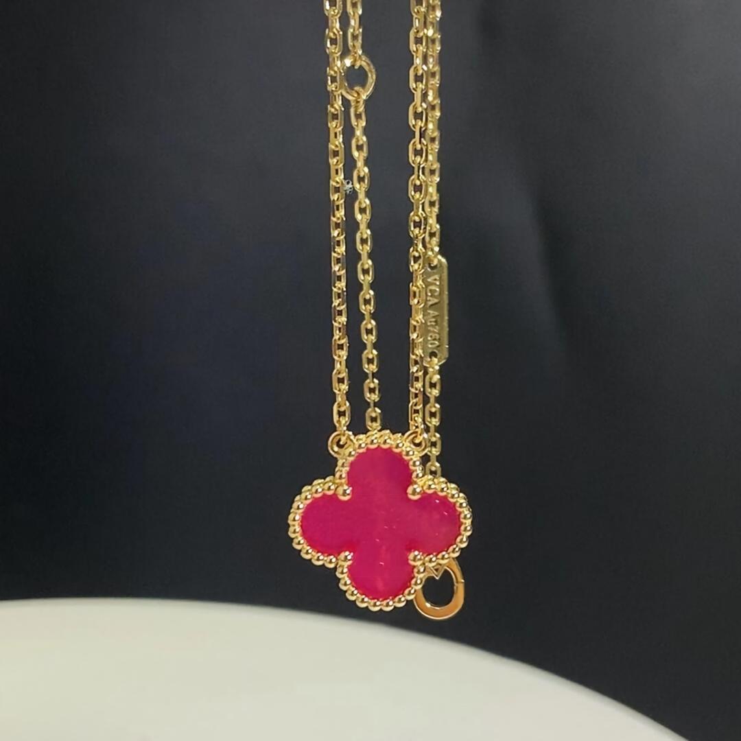 [⭐Aura] NEW CLOVER 15MM PINK ENAMEL NECKLACE