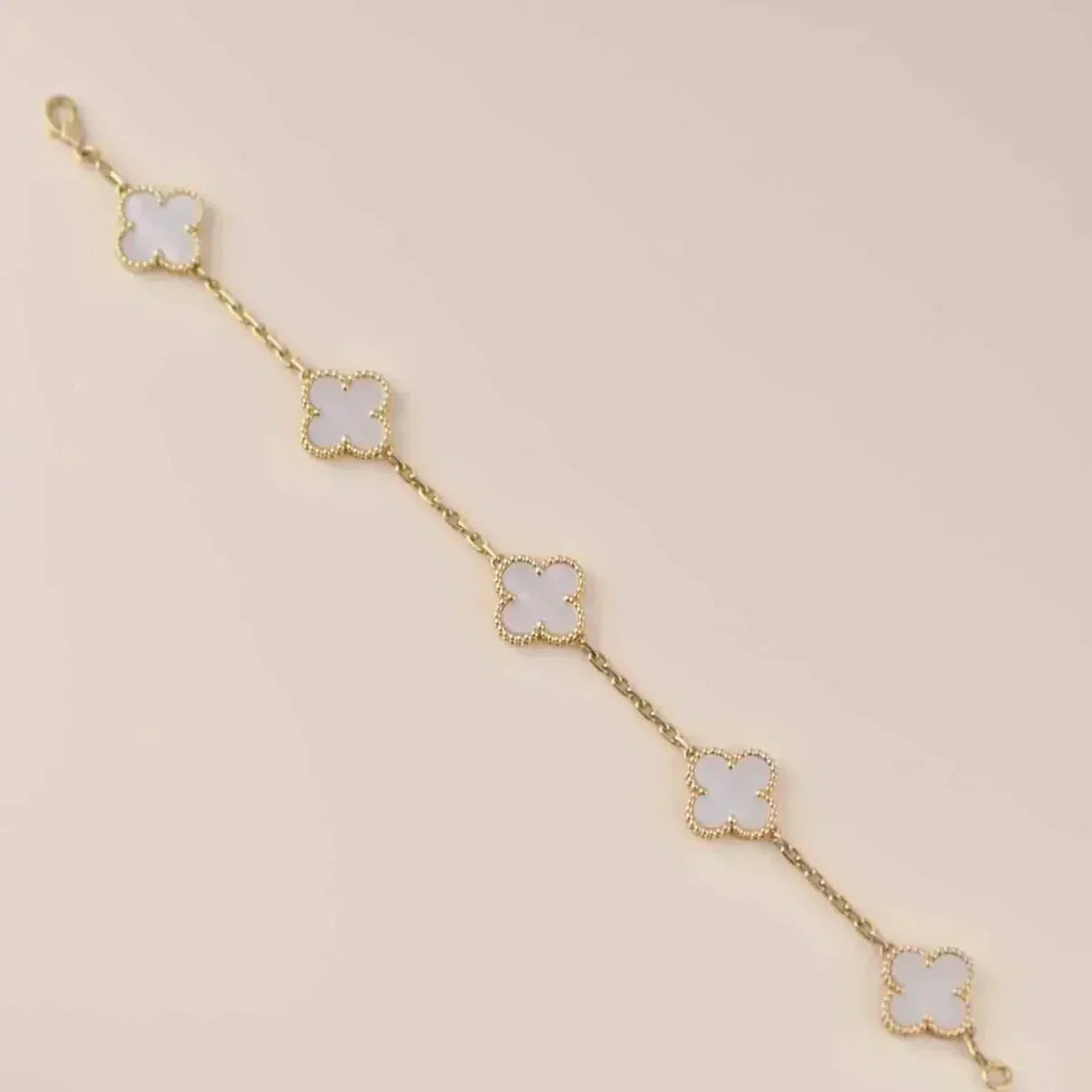 [Aura ]New CLOVER WHITE PEARL MOP 5 MOTIF BRACELET COLLECTION