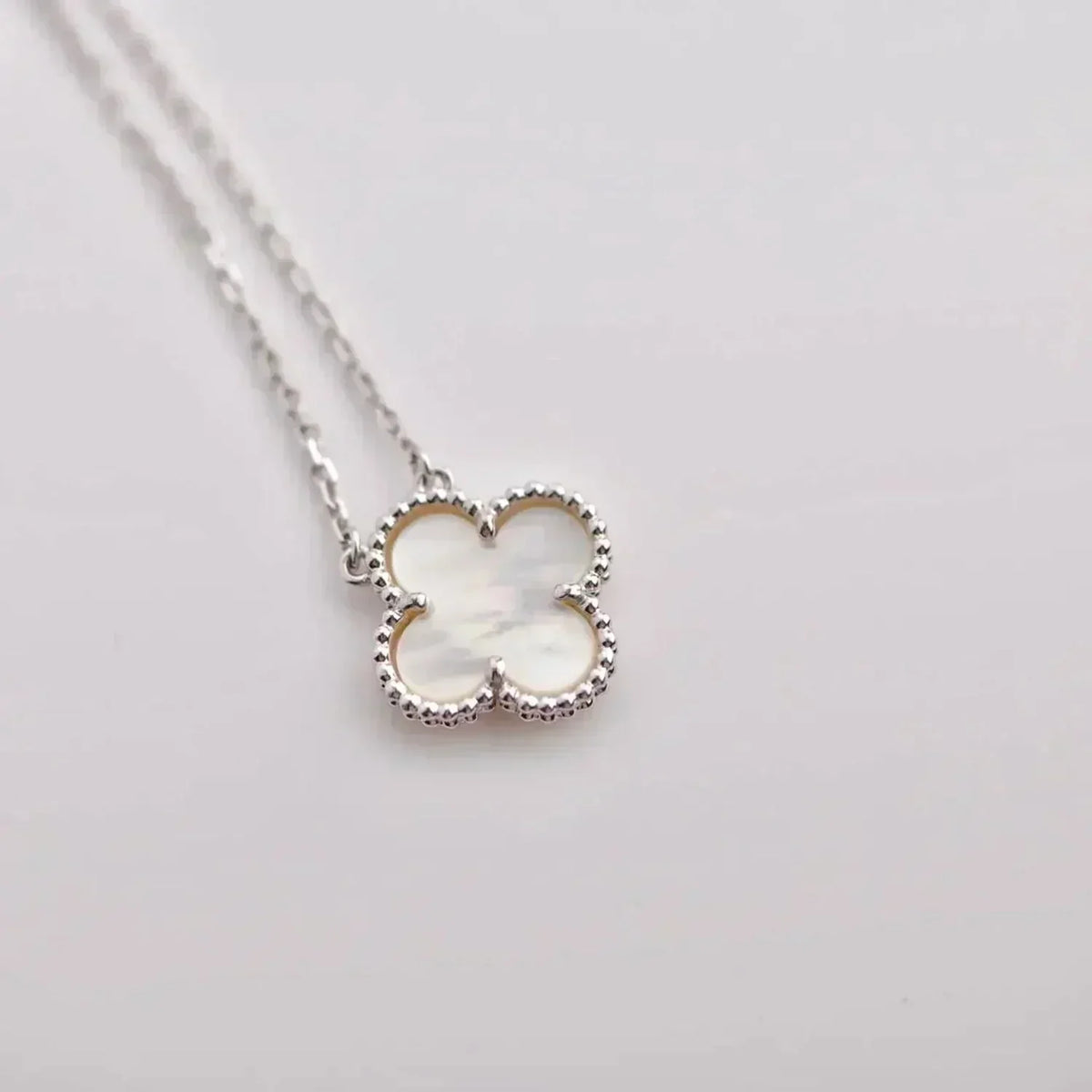 Aura CLOVER 15MM WEISS PERLMUTT SILBER