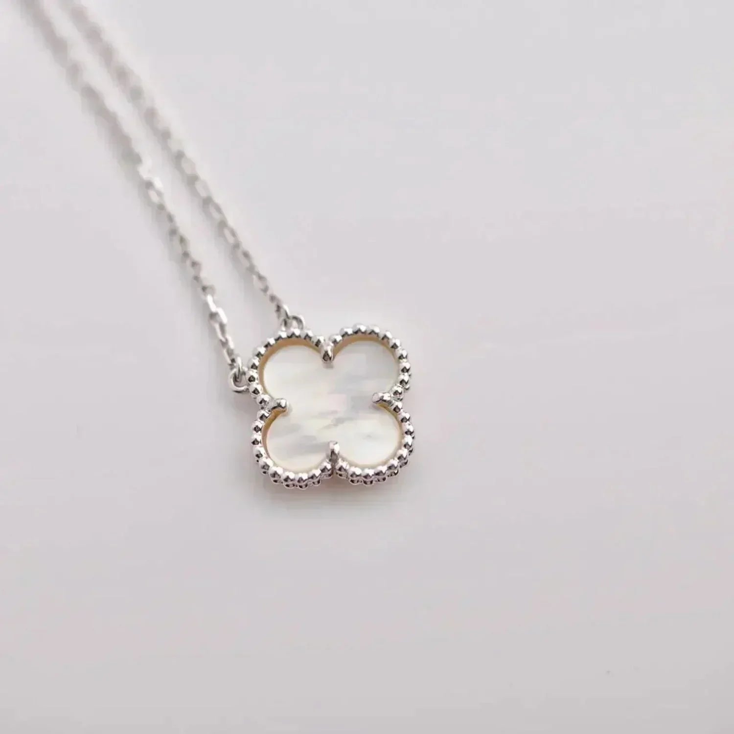 Aura CLOVER 15MM WEISS PERLMUTT SILBER