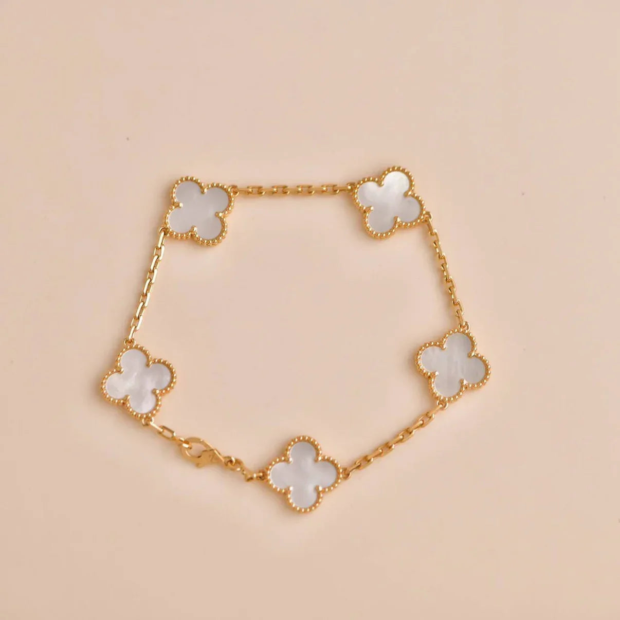 [Aura ]New CLOVER WHITE PEARL MOP 5 MOTIF BRACELET COLLECTION