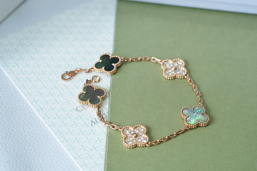 [Aura ]Neue CLOVER 5 MOTIF GRAU MOP ARMBAND KOLLEKTION
