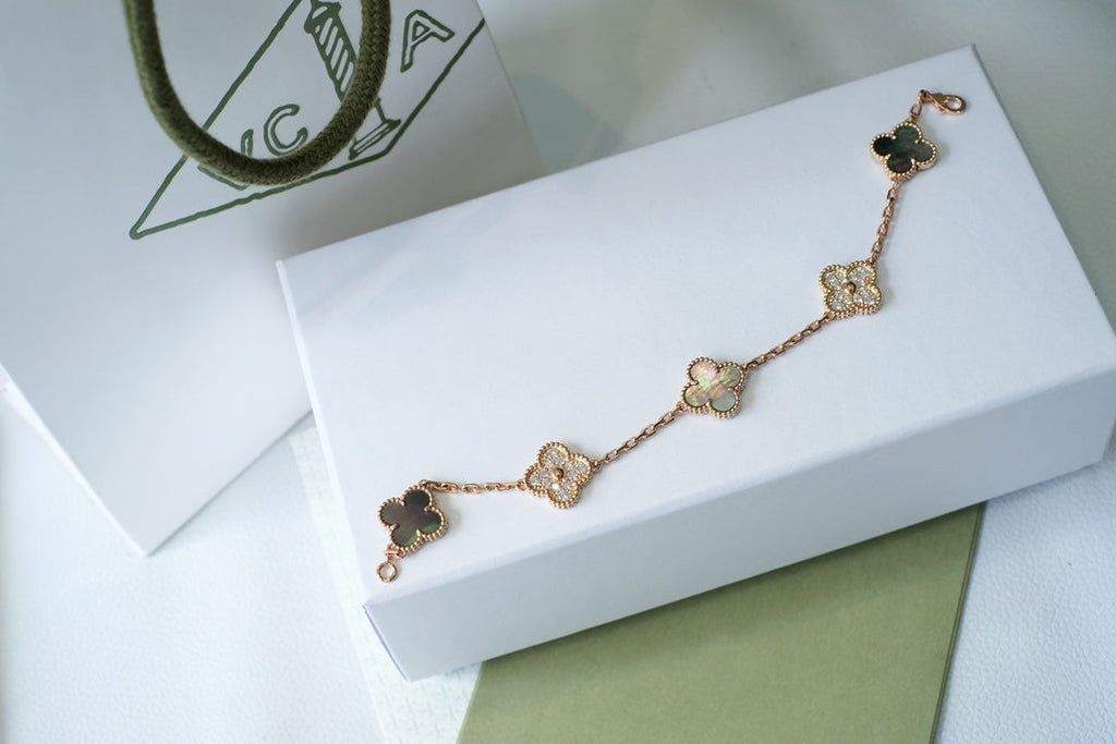 [Aura ]Neue CLOVER 5 MOTIF GRAU MOP ARMBAND KOLLEKTION