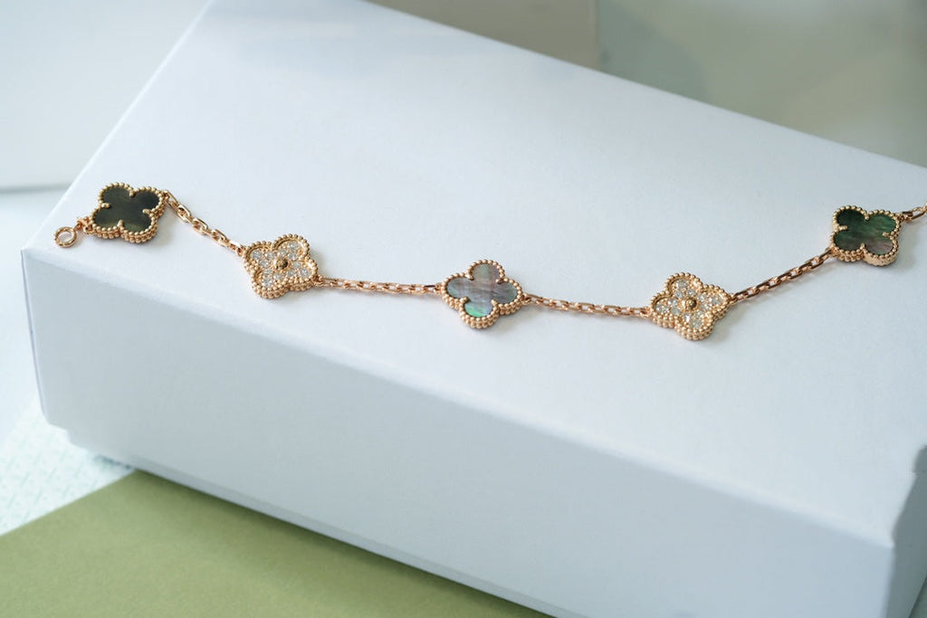 [Aura ]Neue CLOVER 5 MOTIF GRAU MOP ARMBAND KOLLEKTION