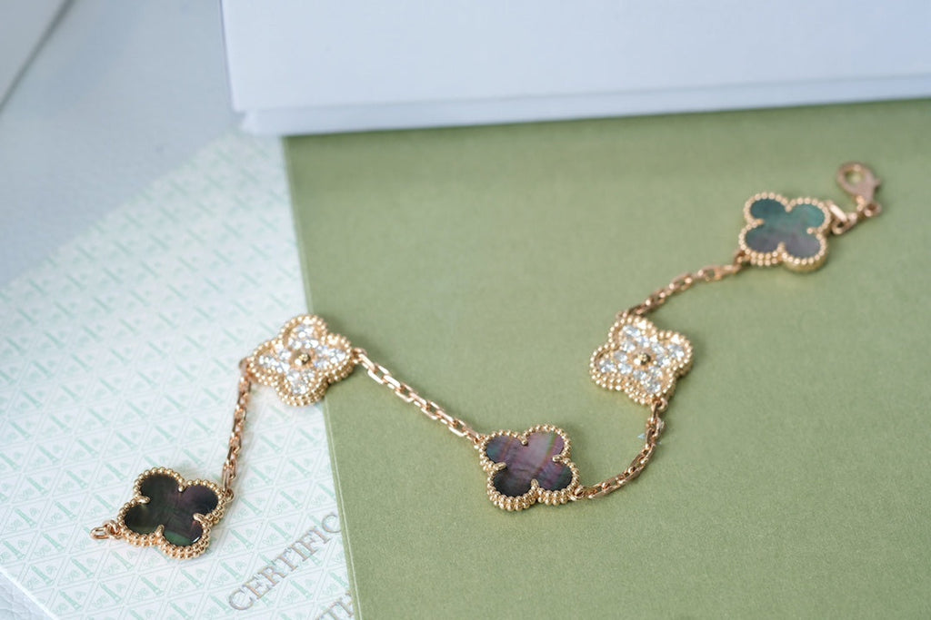 [Aura ]Neue CLOVER 5 MOTIF GRAU MOP ARMBAND KOLLEKTION
