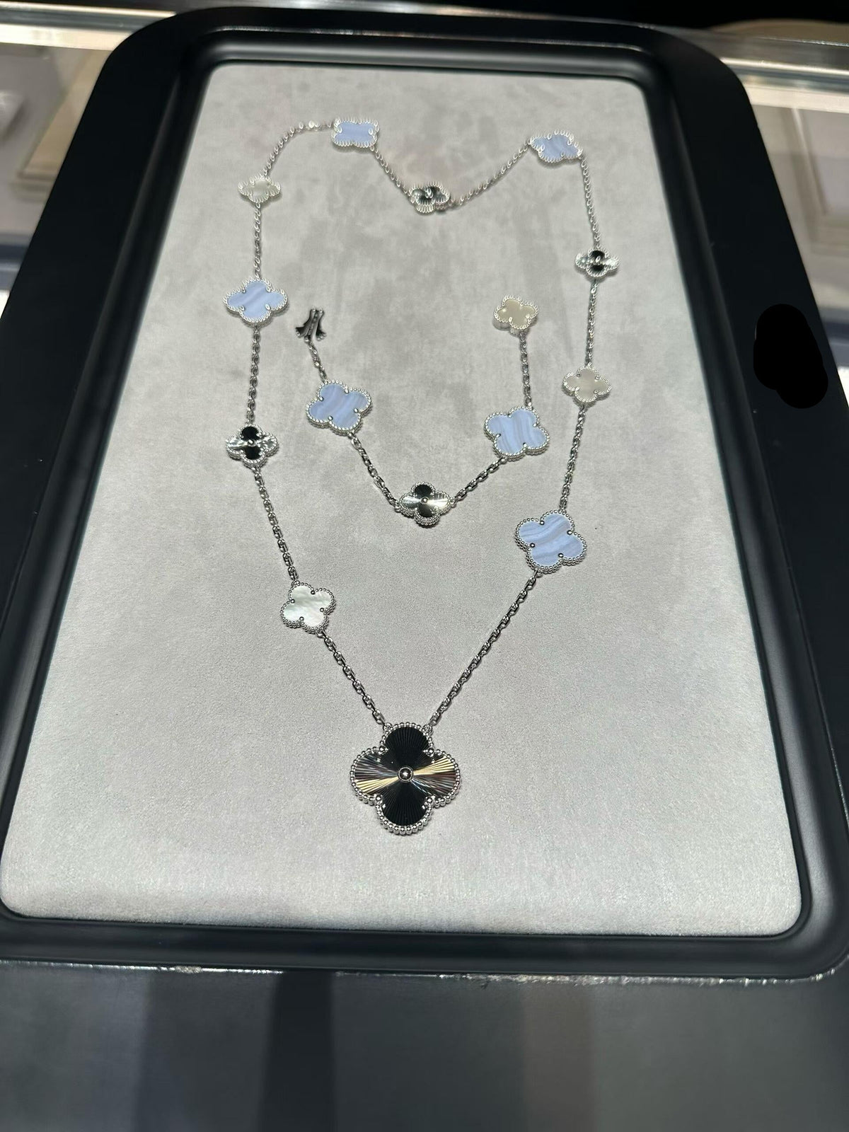 [Aura ] 25 NEUE KLEE 15 MOTIVE LILA CHALCEDON