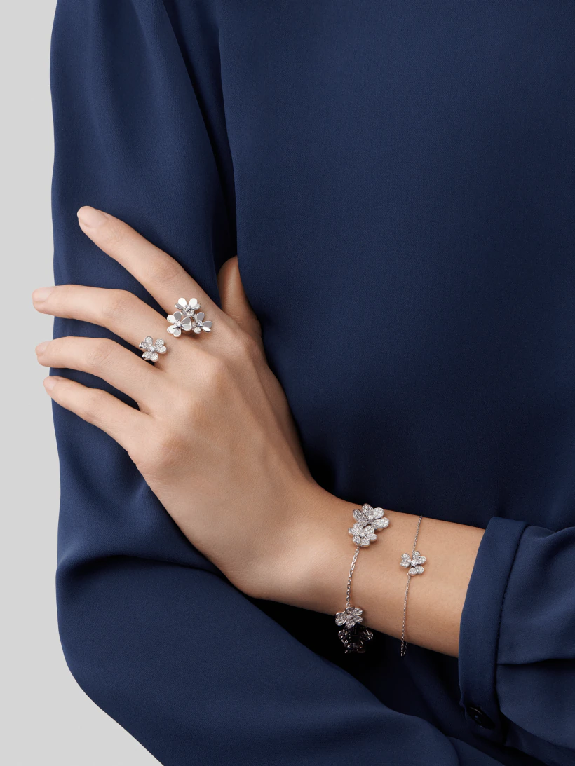 Aura FRIVOLE SILVER FLOWER DIAMOND BRACELET