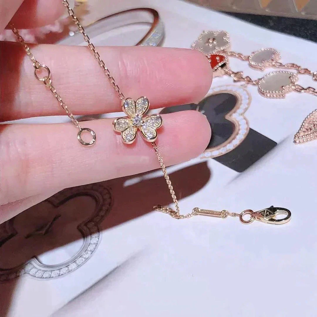 Aura FRIVOLE GOLD FLOWER DIAMOND BRACELET