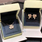 Aura FRIVOLE ROSE GOLD FLOWER DIAMOND NECKLACE