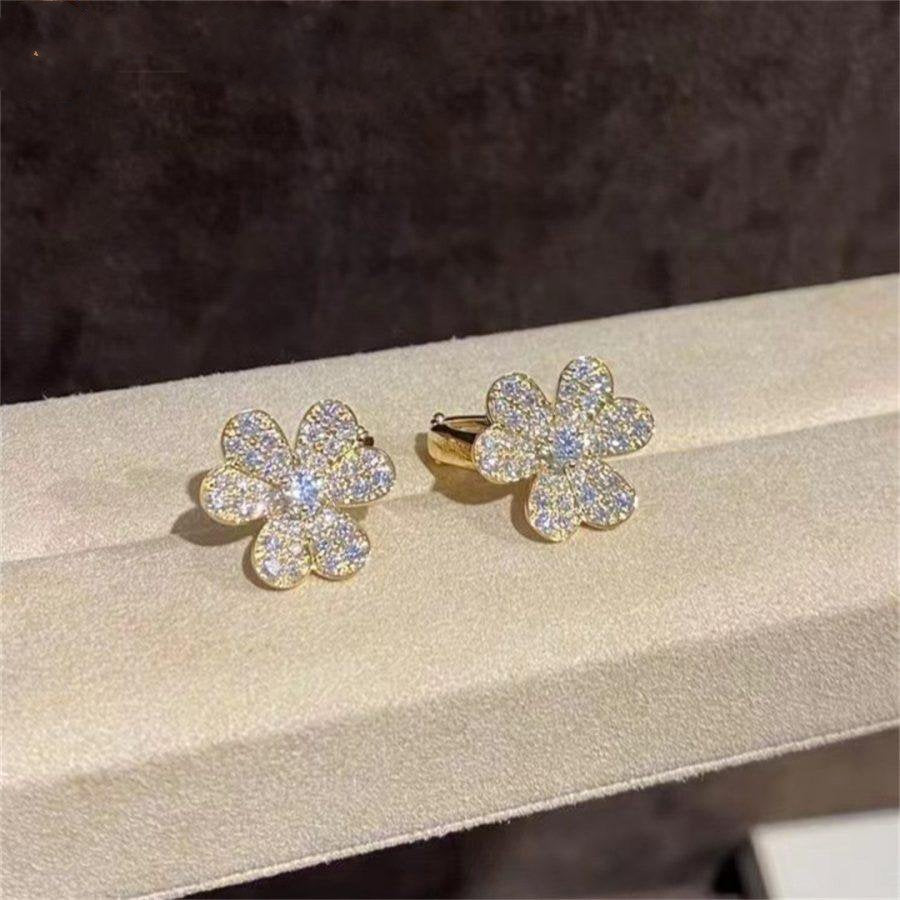 Aura FRIVOLE GOLD FLOWER DIAMOND EARRINGS