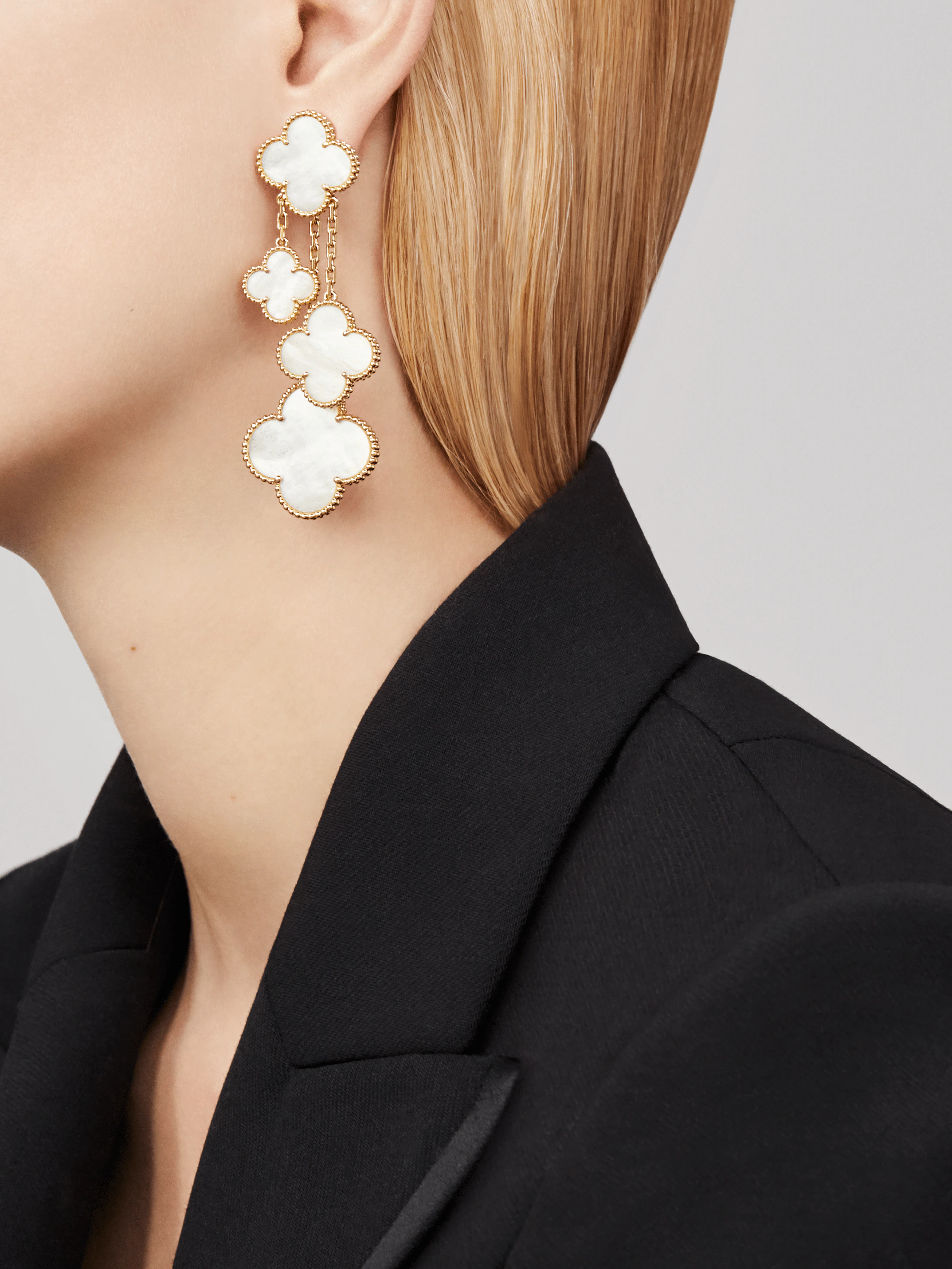 Aura CLOVER EARRINGS WHITE MOP 4 MOTIFS GOLD