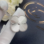 Aura CLOVER 25MM SILVER BIG CLOVER NECKLACE